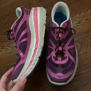 Womens HOKA tennis shoes 9.5